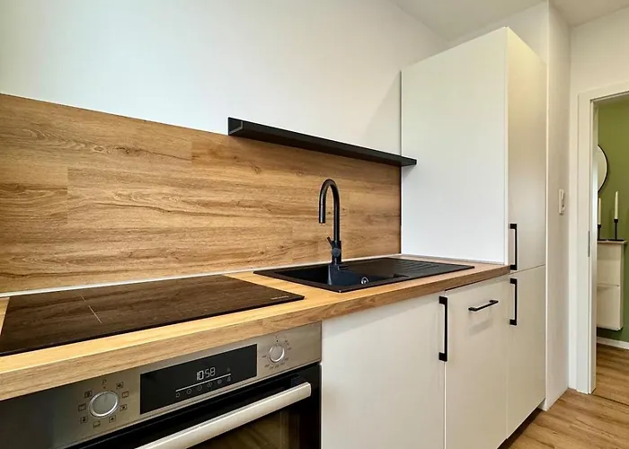 Gruene Oase Am Geiseltalsee *